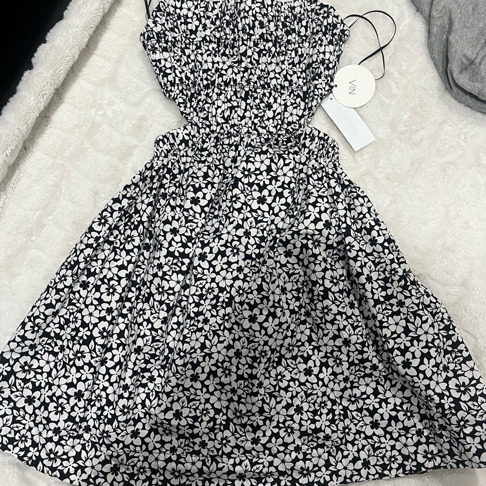NIA brand new Strap Black and White Floral Dress